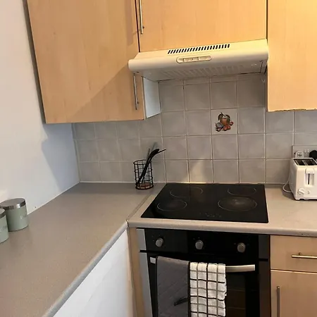 Ubytování v soukromí One Bedroom Apartment- Bec Chambers Ls