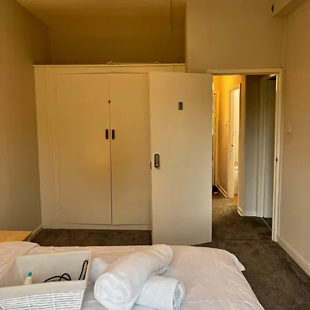 One Bedroom Apartment- Bec Chambers Ls