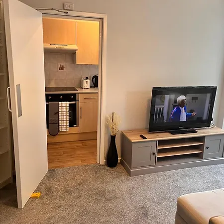 One Bedroom Apartment- Bec Chambers Ls