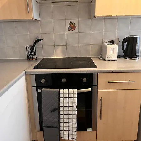 One Bedroom Apartment- Bec Chambers Ls *