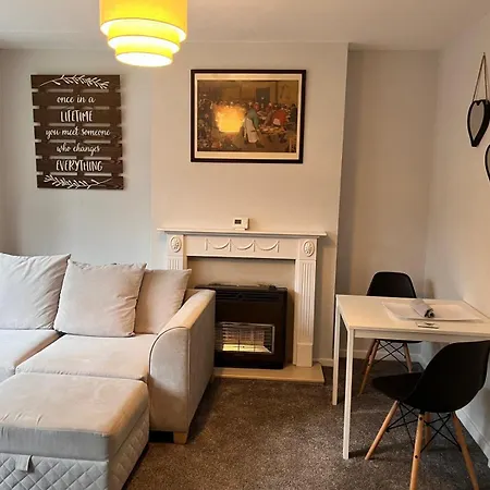 One Bedroom Apartment- Bec Chambers Ls ホームステイ *