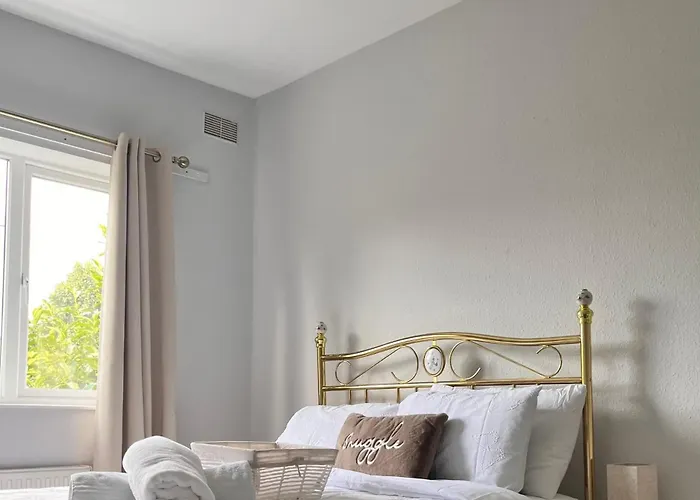 One Bedroom Apartment- Bec Chambers Ls 民宿 *