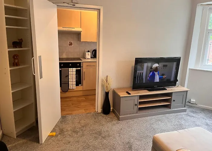 One Bedroom Apartment- Bec Chambers Ls