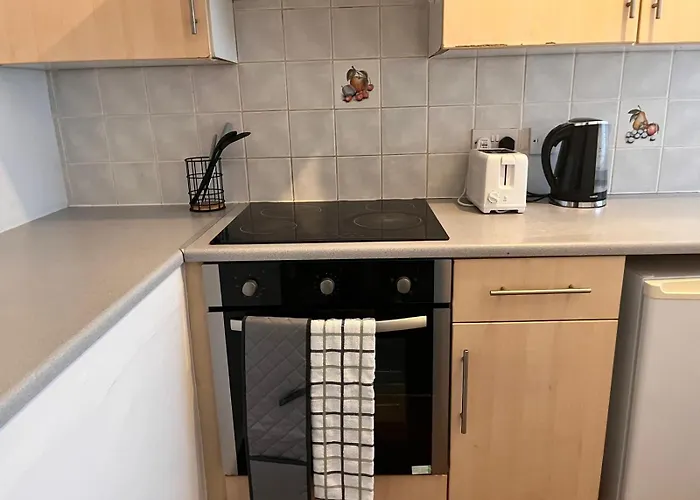 One Bedroom Apartment- Bec Chambers Ls *