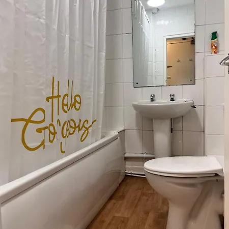 One Bedroom Apartment- Bec Chambers Ls Accommodatie bij particulieren
